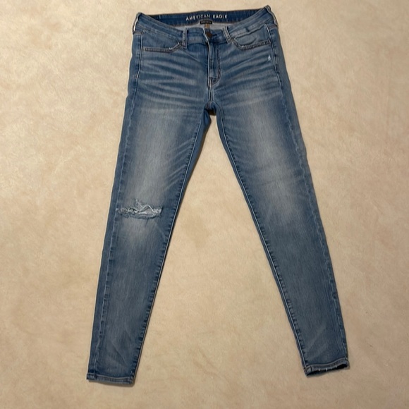 American Eagle Outfitters Denim - Price drop American Eagle jeans. Size 6 regular